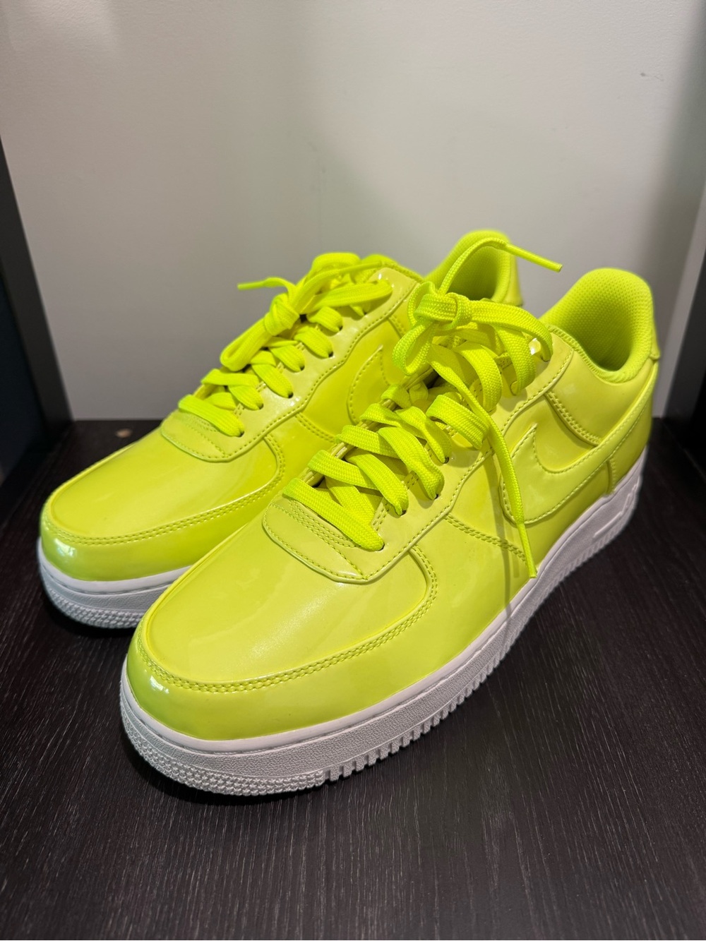 Nike Men's Air Force 1 Low ‘07 LV8 Volt